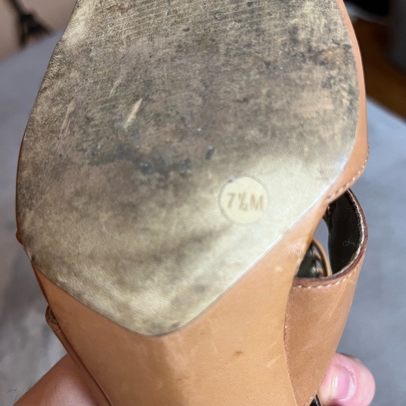 Buy these chic light brown high heel open toe sandals from Banana Republic size - Picture 4 of 4